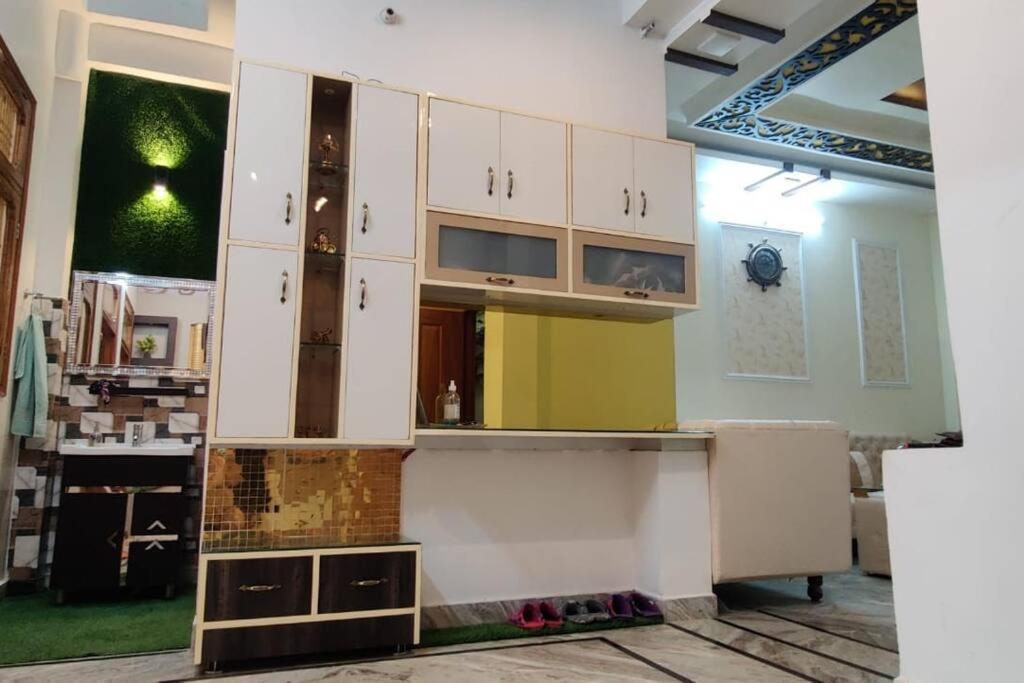 Blessing'S Home Stay 5 Bedrooms Luxury Villa Exquisite 5 Bedroom Villa Ideal Family Home Stay With Spacious Living Lucknow Exterior photo
